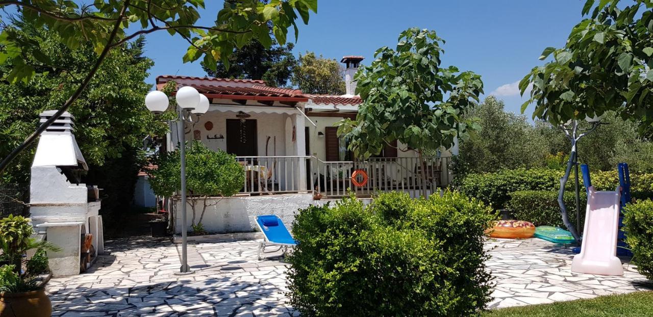 Country House By The Sea !!! Villa Karavómilosz Kültér fotó