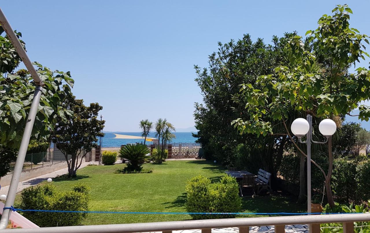 Country House By The Sea !!! Villa Karavómilosz Kültér fotó